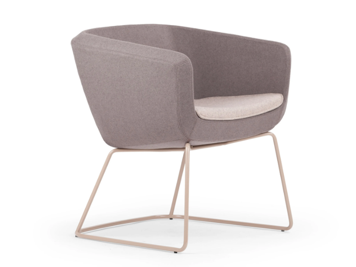 ARCA SMALL - Sled base upholstered easy chair with armrests _ True Design